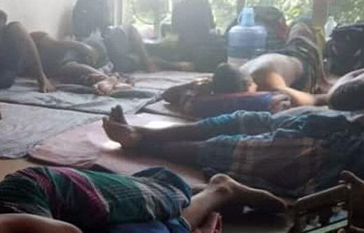 মালয়েশিয়ায় প্রতারণার শিকার হয়েছেন ১০৪ জন বাংলাদেশি। চাকরি ছাড়াই রাধানী শহরের চেরাসের একটি বাসায় তাদের আটকে রাখা হয়েছে। ২০২৩ সালের নভেম্বরে কাজের ভিসায় আসার পর থেকে এসব বাংলাদেশিকর্মী চাকরিহীন রয়েছেন। ছবি: সংগৃহীত