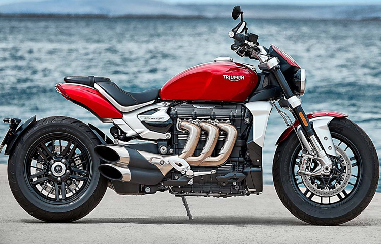 দুই মোটরসাইকেলে পাবেন ২৪৫৮ সিসি ৩ সিলিন্ডার ইঞ্জিন যা সর্বোচ্চ ১৬৫ হর্সপাওয়ার থেকে হর্সপাওয়ার এবং ২২১ এনএম টর্ক থেকে ২২৫ এনএম টর্ক তৈরি করতে পারে। সঙ্গে রয়েছে ৬ স্পিড গিয়ার এবং কুইকশিফটার। বাইকের সামনের চাকায় রয়েছে ১৭ ইঞ্চি এবং পেছনে ১৬ ইঞ্জিন চাকা। অ্যালহুনিয়াম হুইল টাইপ দিয়েছে ট্রায়াম্ফ। ছবি: সংগৃহীত