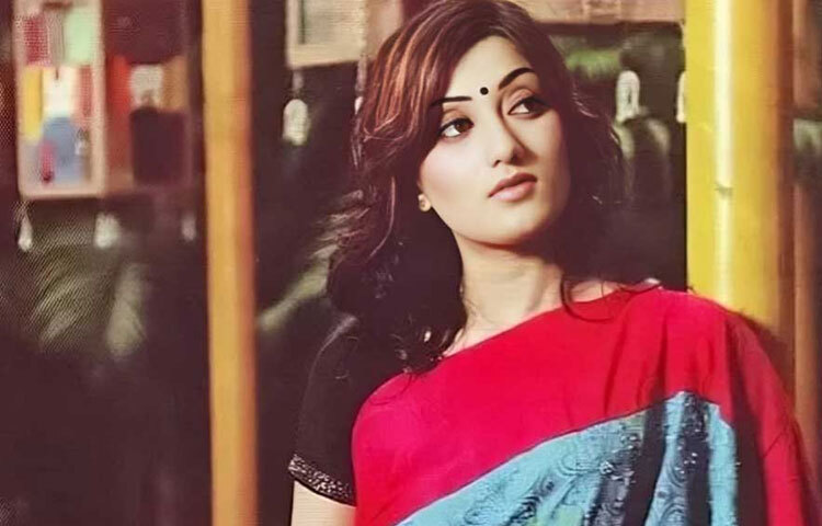 ২০০৬ সালে লাক্স-চ্যানেল আই সুপারস্টার প্রতিযোগিতার মাধ্যমে বিনোদন অঙ্গনে কাজ শুরু করেন সীমানা। ছবি: ফেসবুক থেকে