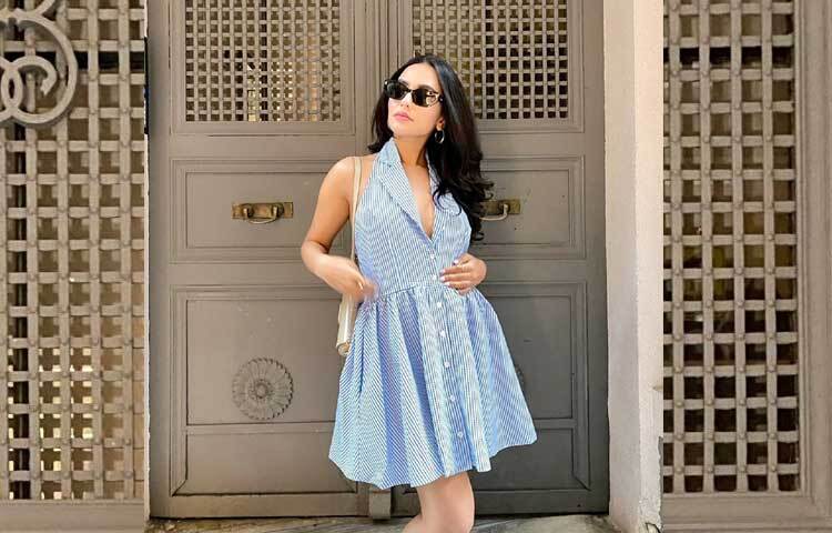 শর্ট টপস আর রোদ চশমায় ক্যামেরাবন্দি হয়েছেন নায়িকা। ছবি: নুসরাত ফারিয়ার ফেসবুক থেকে