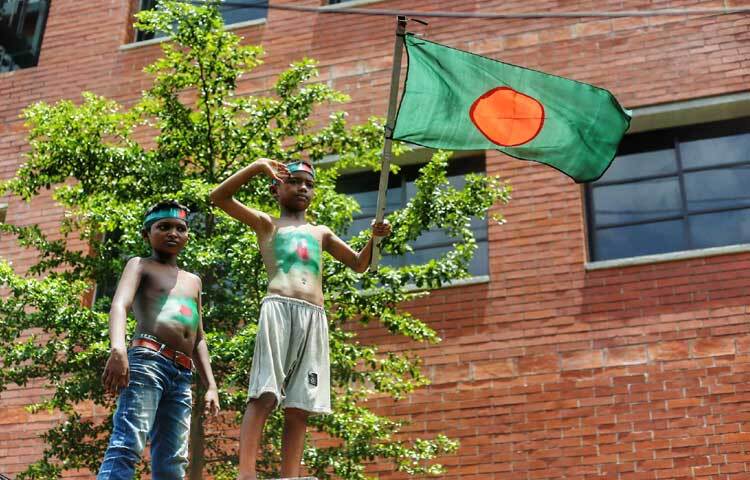 আন্দোলনে যোগ দিয়েছেন সব বয়সী মানুষ। ছবি: মাহবুব আলম