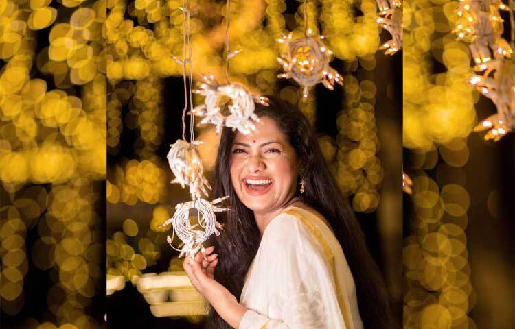 হাস্যোজ্জ্বল তিশা।