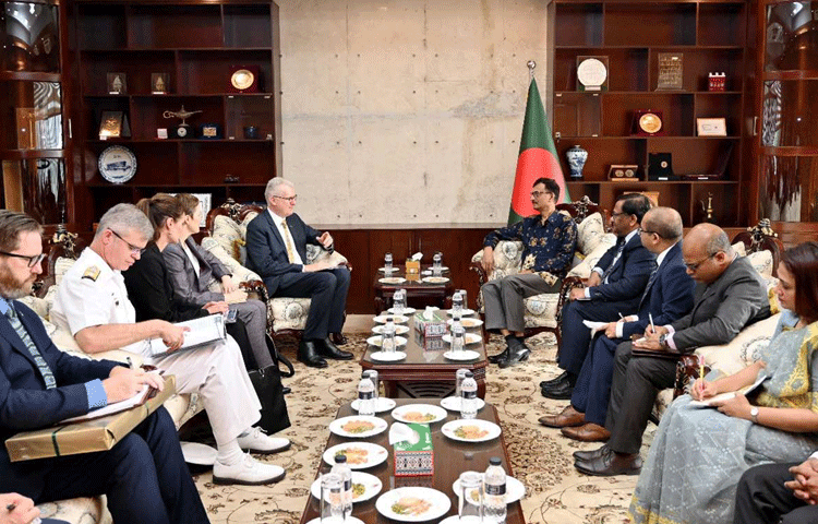 বৈঠকে ঢাকায় নিযুক্ত অস্ট্রেলিয়ার হাইকমিশনার নারদিয়া সিম্পসন উপস্থিত ছিলেন।