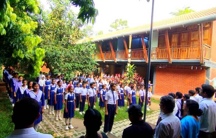 নান্দনিকতা ও বুদ্ধিদীপ্ত স্থাপত্য নকশার জন্য সম্প্রতি আমেরিকান ইন্সটিটিউট অব আর্কিটেক্টের পুরস্কার জিতেছে এ স্কুল।