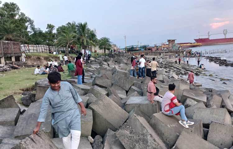 বিপুল সম্ভাবনা থাকা স্বত্বেও এখনো এটি বাণিজ্যিক ভাবে তেমন গড়ে উঠেনি। ফলে সরকার একদিকে যেমন রাজস্ব আয় থেকে বঞ্চিত হচ্ছে, অন্যদিকে অপরূপ লীলাভূমি সমুদ্র সৈকতটি দেশ-বিদেশে পরিচিতি হওয়া থেকে বঞ্চিত হচ্ছে।