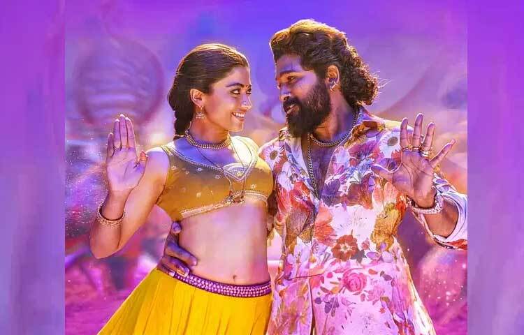 পুষ্পা-২ সিনেমার একটি গানে এমন লুকে ধরা দিয়েছেন রাশমিকা ও আল্লু অর্জুনের জুটি।