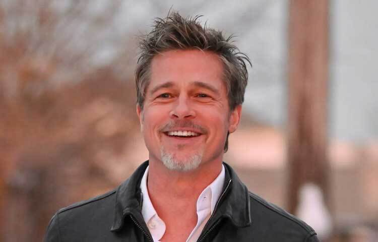 বহু বছর ধরে বিভিন্ন গণমাধ্যম জরিপে সবচেয়ে আকর্ষণীয় অভিনেতা হিসেবে উঠে এসেছে তার নাম। সারা বিশ্বের সিনেমাপ্রেমীদের কাছে তার ব্যক্তিগত জীবন ব্যাপক চর্চার বিষয়।