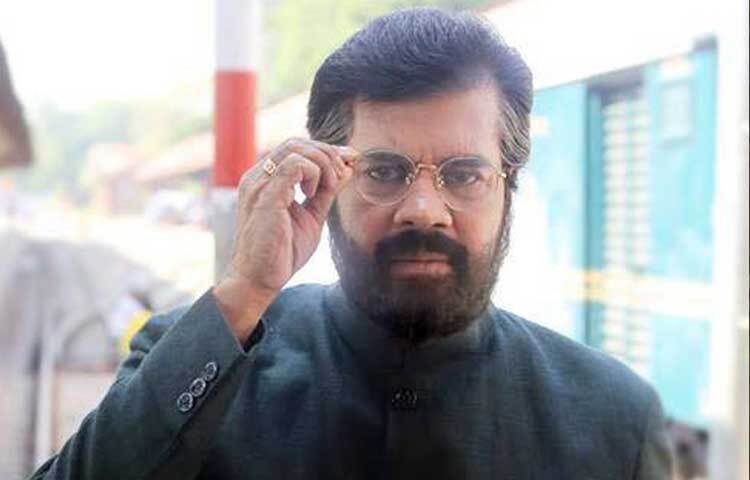 বয়স্ক মানুষ থেকে শুরু করে নতুন প্রজন্মের কাছে সমান জনপ্রিয় তিনি। কারো কাছে স্বপ্নের নায়ক, আবার কারো কাছে জনপ্রিয় হয়েছেন রাজপথের নায়ক হয়ে। ‘নিরাপদ সড়ক চাই’ সংগঠন প্রতিষ্ঠা করে মানুষের সঙ্গে তিনি আরও মিশে আছেন।