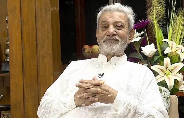 দীর্ঘ ৫ দশকের ক্যারিয়ারে চারশো সিনেমায় অভিনয় করেছেন তিনি।