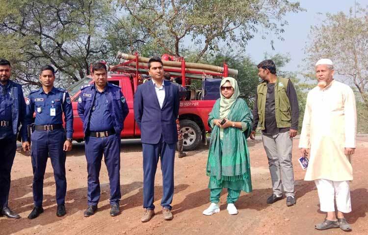 শব্দ-দূষণ প্রতিরোধে আরও একটি ভ্রাম্যমাণ আদালত সাতটি যানবাহনের চালককে সতর্ক করেন এবং তিনটি হাইড্রোলিক হর্ন জব্দ করেন।