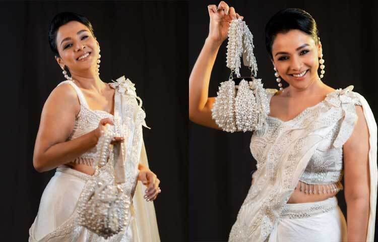 সামাজিক যোগাযোগমাধ্যমে বেশ সরব এই নায়িকা। প্রায় সময়ই ভক্ত-অনুরাগীতের সঙ্গে ভাগ করে নেন নিজের নজরকাড়া সব ছবি।