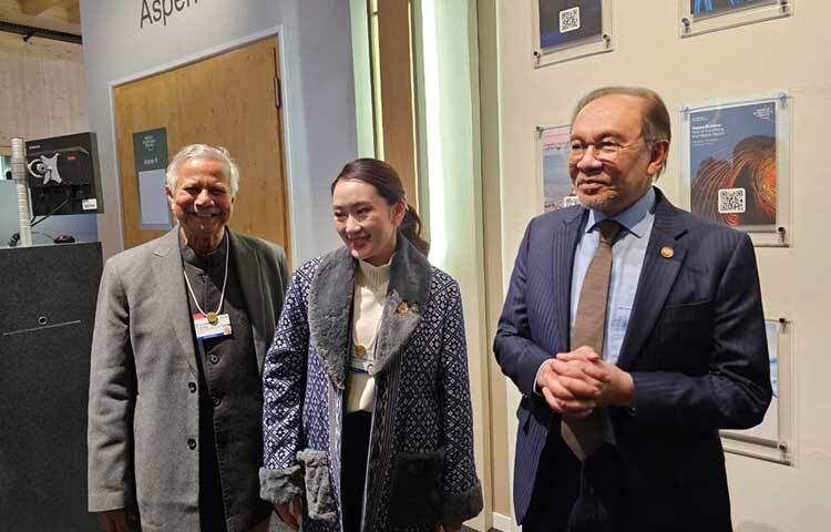 থাইল্যান্ডের প্রধানমন্ত্রী পাইতংতার্ন সিনাওয়াত্রা ও মালয়েশিয়ার প্রধানমন্ত্রী আনোয়ার ইব্রাহিমের সঙ্গে সাক্ষাৎ করেছেন অন্তর্বর্তীকালীন সরকারের প্রধান উপদেষ্টা ড. মুহাম্মদ ইউনূস।