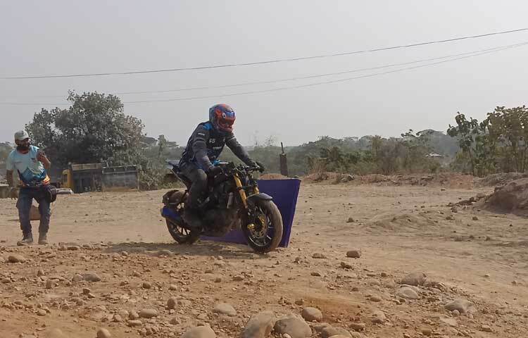 আয়োজকরা বলেন, অনেক রাইডার মহাসড়কে রেস করে। কিন্তু মহাসড়ক রেসিংয়ের জায়গা না। এজন্য অফরোডে এই প্রতিযোগিতার আয়োজন করা হয়েছে। সিলেটের প্রকৃতিকে কাজে লাগিয়ে উঁচু নিচু টিলা ও পাথর বেষ্টিত এলাকায় বেশ রোমাঞ্চকর পরিবেশে রেসাররা প্রতিযোগিতা করেন।