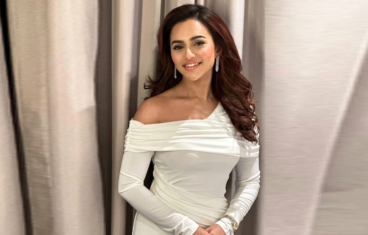 উপহার দিয়েছেন ‘হিরো ৪২০’, ‘বাদশা দ্য ডন’, ‘প্রেমী ও প্রেমী’, ‘অপারশেন সুন্দরবন’, ‘বস ২’, ‘বিবাহ অভিযান’ ইত্যাদি সিনেমা।