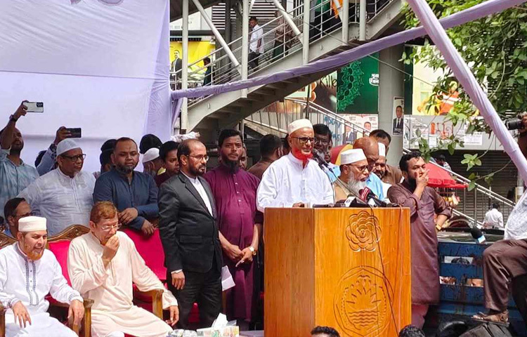 ঢাকা বিভাগের কারা উপ-মহাপরিদর্শক (ডিআইজি প্রিজন্স) মো. জাহাঙ্গীর কবির তার মুক্তির বিষয়টি নিশ্চিত করে বলেন, সকাল ৯টা ৫ মিনিটে হাসপাতাল থেকে মুক্তি দেওয়া হয় আজহারুল ইসলামকে।