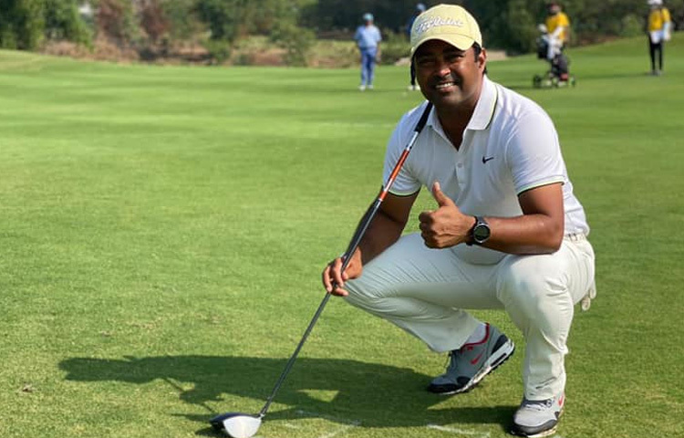 ১৯৯০ সালে তিনি জুনিয়র টেনিস সার্কিটে নজর কাড়েন এবং ১৯৯০ সালের উইম্বলডনে জুনিয়র চ্যাম্পিয়ন হয়ে বিশ্বকে জানান নিজের আগমনের কথা।