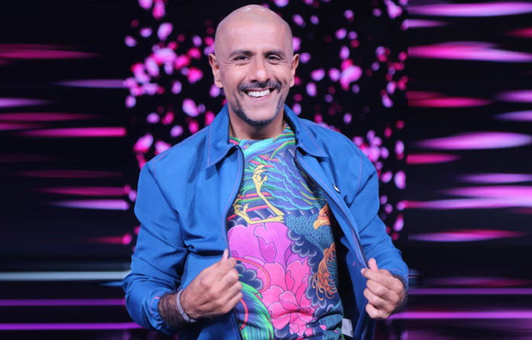 বিশাল শুধু গানের মধ্যে নিজেকে সীমাবদ্ধ রাখেননি। তিনি একজন সমাজসচেতন ব্যক্তি। রাজনীতি, পরিবেশ, মানবাধিকার ইত্যাদি বিষয়েও তিনি সোচ্চার। কখনো টুইটার পোস্টে, কখনো র‍্যালিতে, কখনো বা লাইভ কনসার্টে তিনি নিজের মত প্রকাশ করেছেন স্পষ্টভাবে। এই স্পষ্টবাদিতার জন্য অনেক সময় সমালোচিত হলেও, কখনোই পিছু হটেননি।