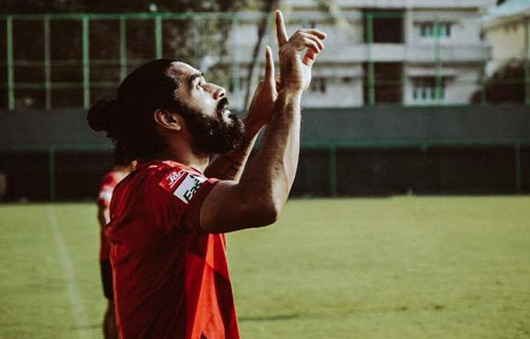 ২০১১ সালে ইউনাইটেড সিকিম ক্লাবের মাধ্যমে ঝিংগানের পেশাদার ক্যারিয়ার শুরু হয়। এরপর খেলেছেন রেঞ্জার্স (ভারত), মুম্বই এফসি, কেরালা ব্লাস্টার্স, বেঙ্গালুরু এফসি, এটিকে মোহনবাগান, এইচএনকে শিবেনিক (ক্রোয়েশিয়া) এবং বর্তমানে এফসি গোয়া দলে।