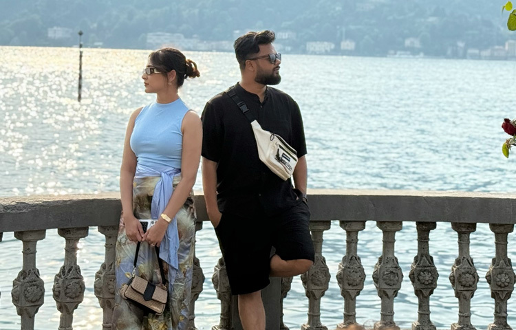 বিয়ের কয়েক মাস পেরিয়ে গেলেও হানিমুন নিয়ে কোনো আনুষ্ঠানিক ঘোষণা ছিল না এই তারকা জুটির। তবে সম্প্রতি মেহজাবীনের শেয়ার করা একগুচ্ছ ছবিতে স্পষ্ট, এই সফরেই লুকিয়ে ছিল তাদের বহু প্রতীক্ষিত রোমান্টিক অবকাশ।