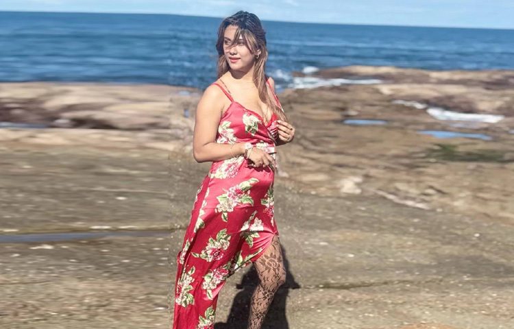 অভিনয়ের পাশাপাশি ফিটনেস নিয়েও বেশ আলোচনায় থাকেন এই অভিনেত্রী। প্রায় সময়ই সামাজিকমাধ্যমে ভক্তরা জানতে চান তার ফিটনেসের রহস্য।