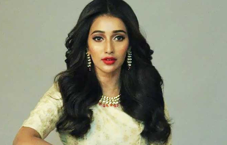 তিনি শুধু একজন শিল্পী নন, বরং একজন সমাজ সচেতন নাগরিকও, যিনি তার জনপ্রিয়তা কাজে লাগিয়ে সামাজিক পরিবর্তনের জন্য সচেষ্ট।