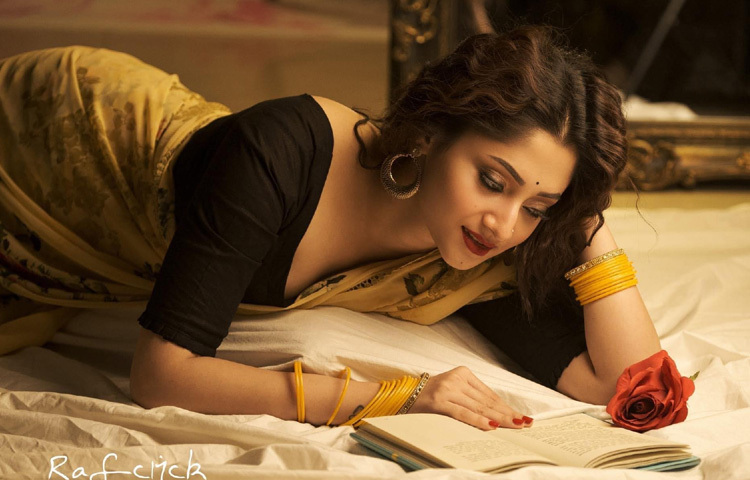 পূজা শুধু প্রেমের গল্পের নায়িকা নন বরং সামাজিক ও বাস্তবধর্মী গল্পেও তার অভিনয়ের শক্তিশালী উপস্থিতি আছে। যেমন ‘দহন’ ছবিতে তিনি রাজনৈতিক সহিংসতার শিকার এক তরুণীর চরিত্রে অভিনয় করেন, যা দর্শকদের হৃদয়ে নাড়া দিয়েছিল। অন্যদিকে ‘গলুই’ ছবিতে গ্রামীণ কাহিনির মধ্যেও তিনি নিজেকে স্বাভাবিকভাবে মেলে ধরেন।