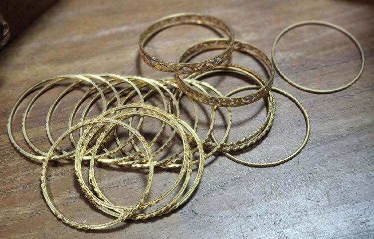 ইনভেন্টরি তালিকা বিশদভাবে পর্যালোচনা করে প্রতিটি আইটেমের মালিকানা পৃথকীকরণ ও সুনির্দিষ্ট করা হবে। স্বর্ণ বিশেষজ্ঞের মাধ্যমে মূল্য নির্ধারণের পর সংশ্লিষ্ট ব্যক্তিদের মালিকানা ও সম্ভাব্য আইনগত দায় নিরূপণ করা হবে।