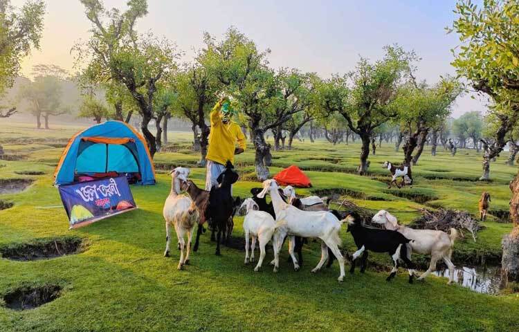 কোলাহলমুক্ত এই সমুদ্রসৈকত পরিবার বা বন্ধুদের সঙ্গে নিরিবিলি সময় কাটানোর জন্য আদর্শ। এলাকাটি পর্যটনকেন্দ্র হিসেবে উন্নয়নের জন্য যথেষ্ট সম্ভাবনাময়, বিশেষ করে সৈকতের আশপাশে কটেজ ও রিসোর্ট নির্মাণের মাধ্যমে পর্যটনকে আরও সমৃদ্ধ করা যেতে পারে।