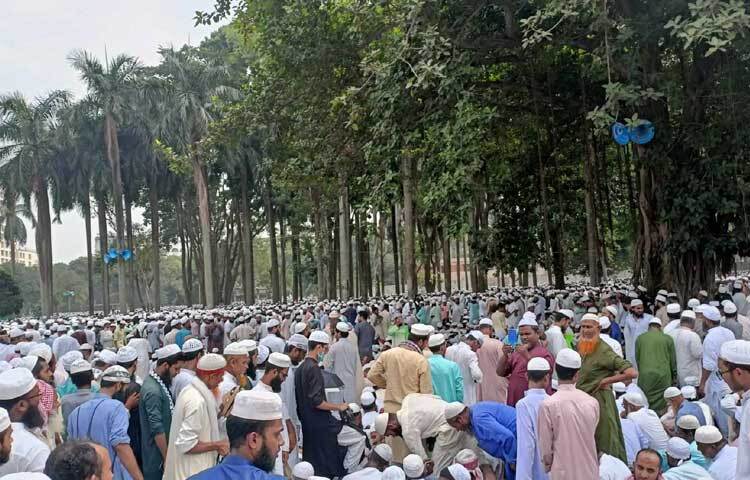 গত রোববার এক বিবৃতিতে জানানো হয়, ওলামা-মাশায়েখ বাংলাদেশের উদ্যোগে মঙ্গলবার সকাল ৯টায় ইসলামি মহাসম্মেলন অনুষ্ঠিত হবে। এতে দেশের সর্বস্তরের ওলামা-মাশায়েখ ও জনতাকে সম্মেলনে যোগ দেওয়ার আহ্বান জানানো হয়।