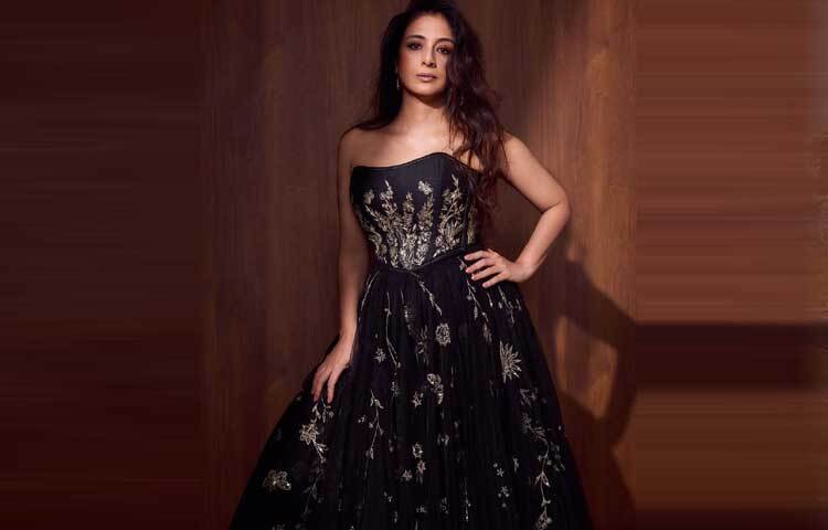 তবে টাবুর বিয়ে না করার এমন কারণ মানতে নারাজ ভক্ত-অনুরাগীরা। তার বিয়ে না করার পেছনে অন্য কারণ আছে বলে ধারণা সবার।