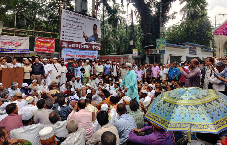 আলোচনার শুরুতে শিক্ষা উপদেষ্টা বলেছিলেন, নন-এমপিও শিক্ষাপ্রতিষ্ঠান এমপিওভুক্তির দাবি যৌক্তিক ও ন্যায্য। আপনাদের দাবির কথা চিন্তা করে মে মাসের মধ্যে এমপিওর সব কার্যক্রম শেষ করে পরিপত্র জারি করা হবে। আগামী জুলাই থেকে বেতন ধরা হবে।
