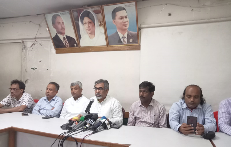 প্রধানমন্ত্রী শেখ হাসিনার গাড়িবহরে হামলার ঘটনায় অস্ত্র ও বিস্ফোরক দ্রব্য আইনের দুটি মামলায় বিএনপির সাবেক এমপি ও কেন্দ্রীয় নেতা হাবিবুল ইসলাম হাবিবসহ চারজনকে যাবজ্জীবন ও ৪৪ জনকে সাত বছর করে কারাদণ্ড দিয়েছেন আদালত। এ রায়কে ‘ফরমায়েশি’ বলে মন্তব্য করেছেন বিএনপির ভারপ্রাপ্ত দপ্তর সম্পাদক সৈয়দ এমরান সালেহ প্রিন্স। ছবি: জাগো নিউজ