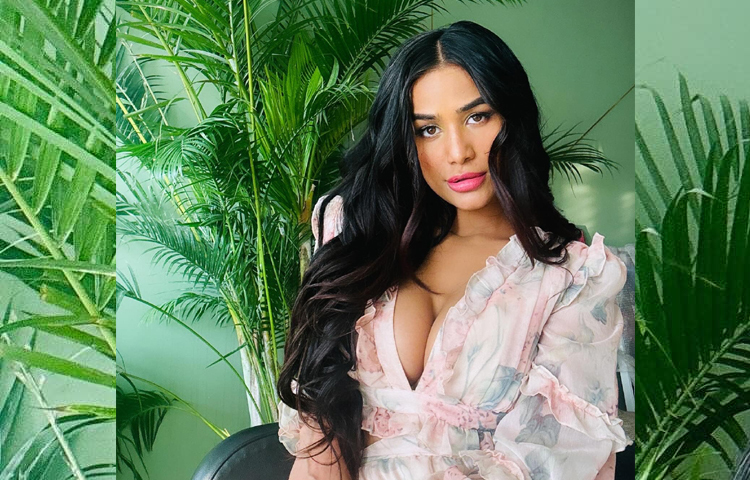 ভারতের উত্তরপ্রদেশের কানপুরের মেয়ে পুনম পান্ডে। সেখানেই তার মৃত্যু হয়েছে বলে জানা গেছে। কানপুরেই তার শেষকৃত্য হবে বলে। বেশ অল্প বয়সেই মুম্বাই চলে আসেন পুনম। মডেলিং দিয়ে তার ক্যারিয়ার শুরু করেন। এভাবেই সে শোবিজ ভুবনের বাসিন্দা হয়ে যান। ছবি: সংগৃহীত