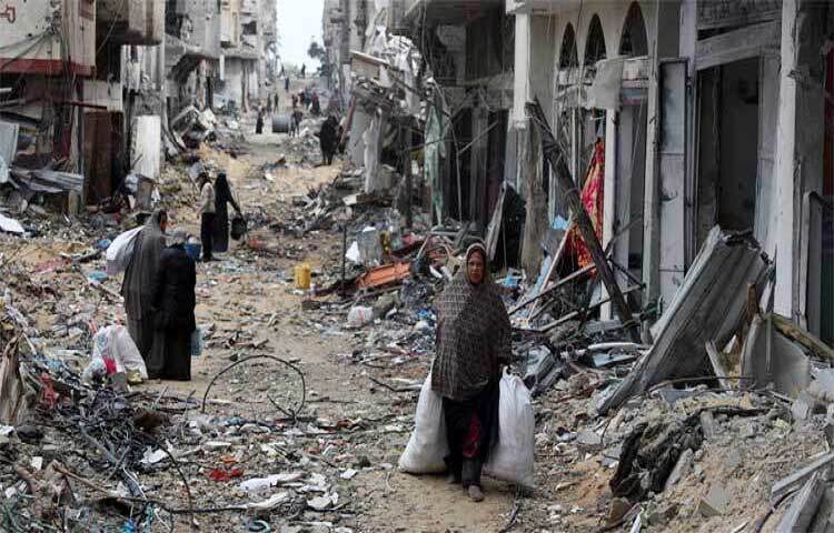 আন্তর্জাতিক নারী দিবস উপলক্ষে গাজায় নারীদের ওপর চলা ভয়াবহ নির্মমতার চিত্র স্মরণ করিয়ে দিয়েছে জাতিসংঘের ফিলিস্তিন বিষয়ক শরণার্থী সংস্থা। এটি সামাজিক যোগাযোগমাধ্যমে করা এক পোস্টে জানিয়েছে, যুদ্ধ শুরু হওয়ার পর অবরুদ্ধ উপত্যকাটিতে প্রতিদিন ৬৩ জন নারী প্রাণ হারাচ্ছেন। ছবি: সংগৃহীত