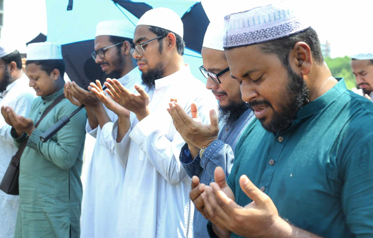 ভূগর্ভস্থ পানির স্তর নিচে নেমে যাচ্ছে আশঙ্কাজনক হারে। রাজধানীর ভূগর্ভস্থ পানির স্তর নেমে যাচ্ছে ৬-৭ ফুট করে। ছবি: মাহবুব আলম