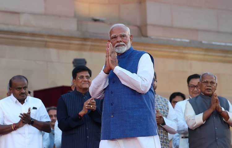 ভারতের গত দুই নির্বাচনে বিজেপি একক সংখ্যাগরিষ্ঠতা পেলেও এবার ২৭২ আসন ছুঁতে পারেনি নরেন্দ্র মোদীর দল। এর ফলে সরকার গড়তে জোট শরিকদের ওপর নির্ভর করতে হয়েছে তাদের। এর প্রভাব দেখা গেছে শপথগ্রহণ অনুষ্ঠানেও। ছবি: নরেন্দ্র মোদীর ইনস্টাগ্রাম থেকে