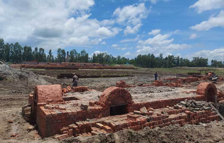 ফসলি জমিতে ভাটা নির্মাণ অবৈধ দাবি করে এ বিষয়ে ব্যবস্থা নিতে গাইবান্ধা ও সুন্দরগঞ্জ প্রশাসন এবং পরিবেশসহ বিভিন্ন দপ্তরে লিখিত আবেদন করেছেন ওই এলাকার বাসিন্দারা। ছবি: এ এইচ শামীম
