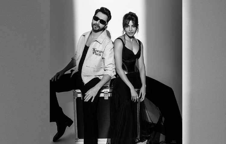 বলিউড অভিনেতা বরুণ ধাওয়ানের সঙ্গে ফ্রেম শেয়ার করেছেন সামান্থা। ছবি: ইনস্টাগ্রাম