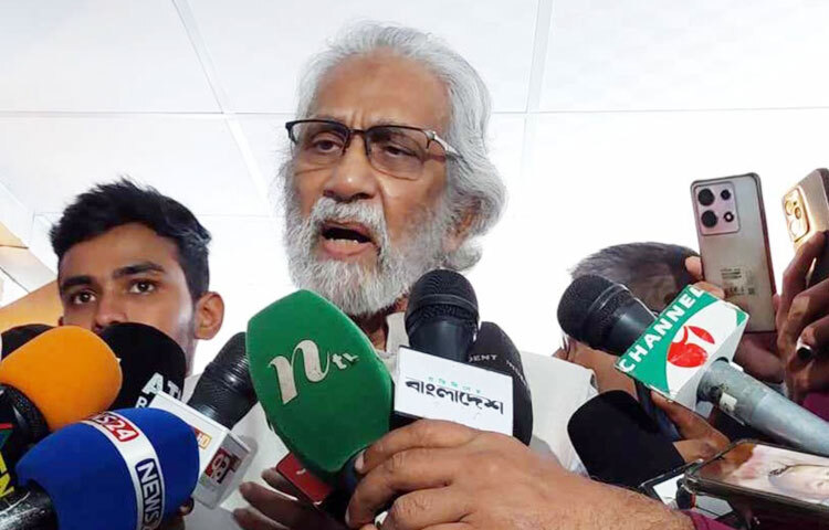 কারখানা, শ্রমিক ও দেশের অর্থনীতি বাঁচাতে গেলে কিছু ব্যক্তির বিরুদ্ধে কঠোর পদক্ষেপ নিতে হবে বলে জানিয়েছেন স্থানীয় সরকার, পল্লী উন্নয়ন ও সমবায় উপদেষ্টা এ এফ হাসান আরিফ। আজ শ্রমিক অসন্তোষ নিয়ে সচিবালয়ে স্বরাষ্ট্র মন্ত্রণালয়ের সভাকক্ষে বৈঠকের পর উপদেষ্টা এ কথা বলেন। ছবি: জাগো নিউজ