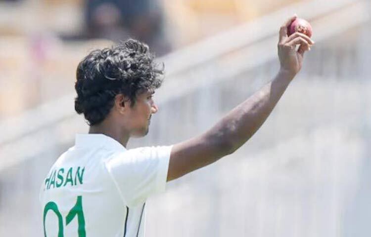 চেন্নাই টেস্টের প্রথম ইনিংসে দুর্দান্ত বোলিং করে রেকর্ড গড়েছেন হাসান মাহমুদ। বাংলাদেশের প্রথম বোলার হিসেবে (পেস ও স্পিন মিলিয়ে) ভারতের মাটিতে টেস্টে ৫ উইকেট শিকারের কীর্তি গড়লেন তিনি। ছবি: সংগৃহীত