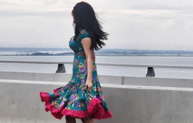 পরে শান্ত-মারিয়াম ইউনিভার্সিটি অব ক্রিয়েটিভ টেকনোলজি থেকে ফ্যাশন বিভাগে স্নাতক শেষ করেন। সোহানা সাবা তার বাবা-মায়ের হাত ধরে মিডিয়া জগতে আসেন। তিনি বাবুল একাডেমি থেকে নাচ এবং ছায়ানট থেকে অভিনয়ে প্রশিক্ষণ নেন। ছবি: ফেসবুক থেকে নেওয়া