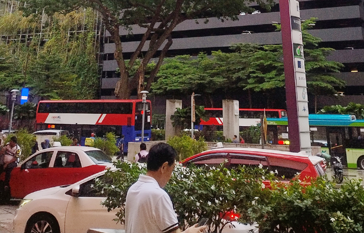 মালয়েশিয়া এশিয়ার সবচেয়ে বেশি পরিদর্শন করা দেশগুলোর মধ্যে একটি। ব্যয়বহুল দেশ ভ্রমণের মধ্যে সিঙ্গাপুরের পরই মালয়েশিয়া অন্যতম। সেখানকার সুন্দর, বৈচিত্র্যময় ও রোমাঞ্চকর জায়গাগুলো ভ্রমণের চাহিদা বাড়িয়ে তোলে। ছবি: এম মাঈন উদ্দিন