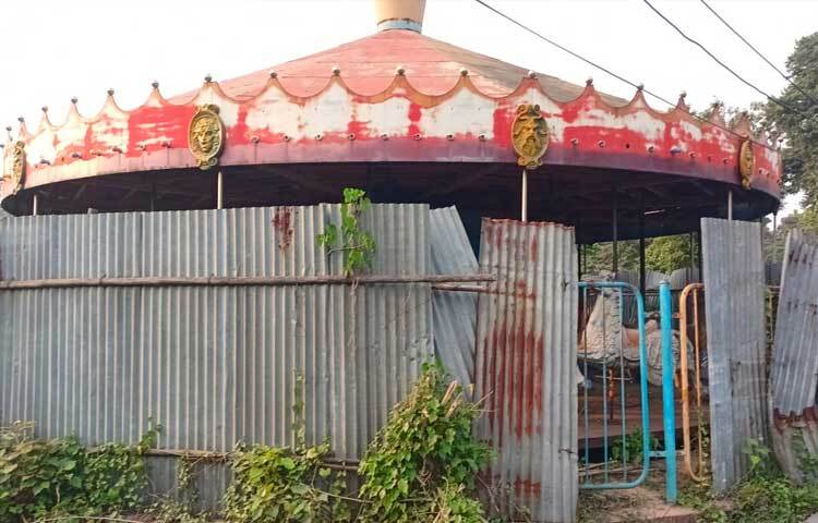 অথচ একসময় এই পার্কে সব বয়সী মানুষের ঢল নামতো।