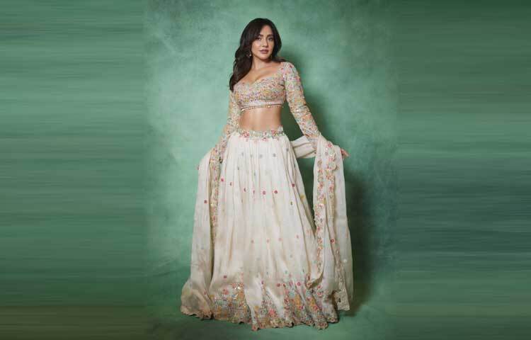 অভিনয়ের পাশাপাশি নাচের প্রতিও রয়েছে নেহার দুর্বলতা।