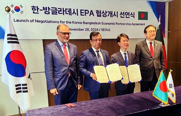 দক্ষিণ কোরিয়ার সিউলে আজ বাংলাদেশের বাণিজ্য উপদেষ্টা শেখ বশিরউদ্দিন এবং সে দেশের বাণিজ্যমন্ত্রী ইনকিও চেওংয়ের উপস্থিতিতে ইকোনমিক পার্টনারশিপ অ্যাগ্রিমেন্ট স্বাক্ষরিত হয়। ছবি: পিআইডি