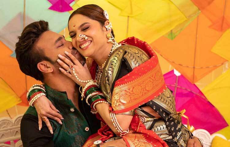 অতীত ভুলে নতুন জীবনে ব্যস্ত অঙ্কিতা।