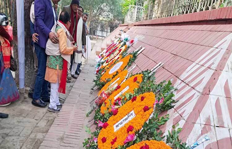 ফরিদপুরে নানা আয়োজনের মধ্য দিয়ে পল্লীকবি জসীম উদ্‌দীনের ১২২তম জন্মবার্ষিকী পালিত হয়েছে। ছবি: এন কে বি নয়ন