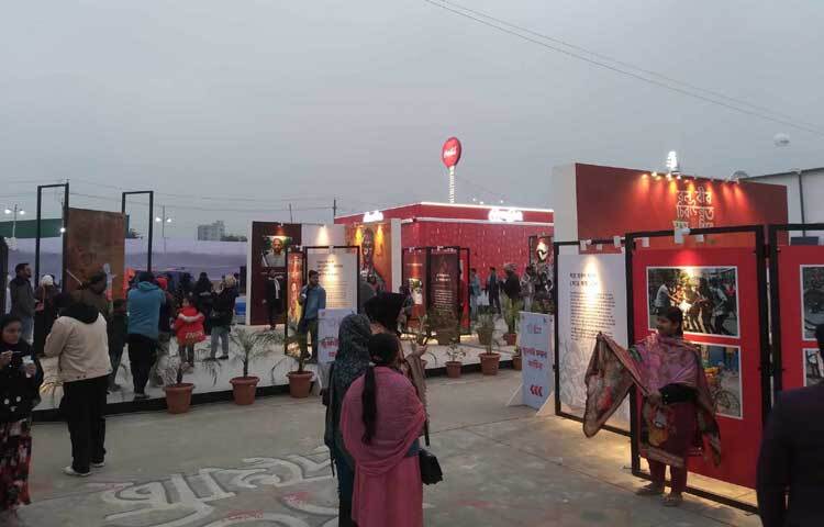 ইয়ুথ প্যাভিলিয়নে রপ্তানি বিষয়ে নানান ধরনের তথ্য সহায়তা এবং পরামর্শ পাচ্ছেন তরুণরা।