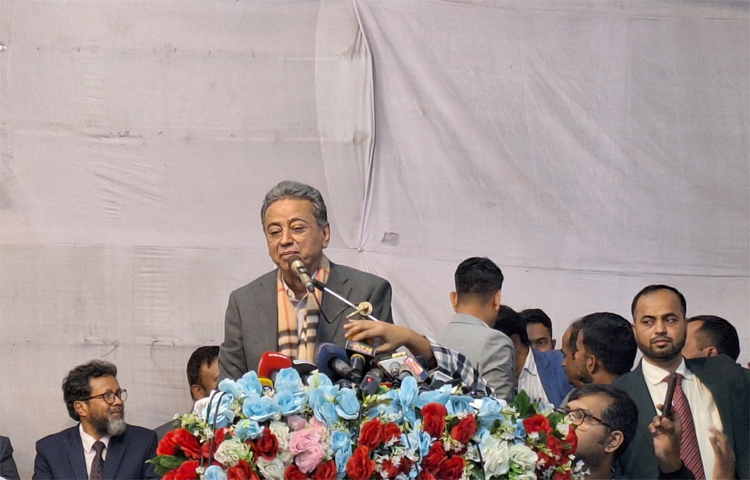 জাতীয় প্রেস ক্লাবের অডিটোরিয়ামে ‘মহান মুক্তিযুদ্ধ ও আধুনিক বাংলাদেশ বিনির্মাণে শহীদ জিয়ার অবদান’ শীর্ষক আলোচনা সভায় প্রধান অতিথির বক্তব্য দেন বিএনপির স্থায়ী কমিটির সদস্য আমীর খসরু মাহমুদ চৌধুরী। শহীদ প্রেসিডেন্ট জিয়াউর রহমানের (বীর উত্তম) ৮৯তম জন্মবার্ষিকী উপলক্ষে জিয়া পরিষদ এ সভার আয়োজন করে। ছবি: জাগো নিউজ