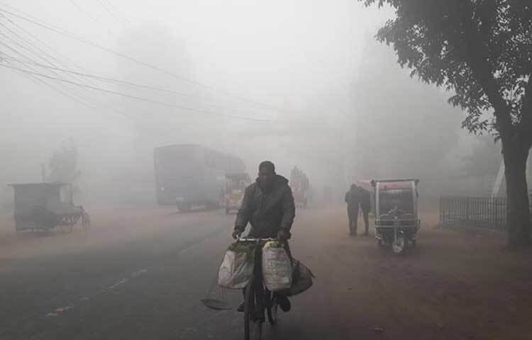 আজ ১০ দশমিক ২ ডিগ্রি সেলসিয়াস তাপমাত্রা রেকর্ড করেছে দিনাজপুর আবহাওয়া অফিস। এর আগে সোমবার জেলায় ৯ দশমিক ৫ ডিগ্রি সেলসিয়াস তাপমাত্রা থাকলেও কুয়াশা ছিলনা।